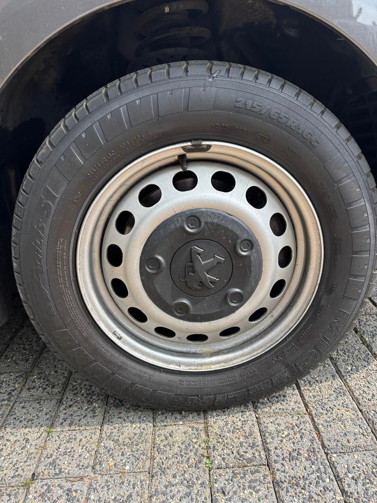 Peugeot 215/65 R16C Banden en Velgen, Auto-onderdelen, Banden en Velgen, Ophalen, 16 inch, Banden en Velgen, Zomerbanden