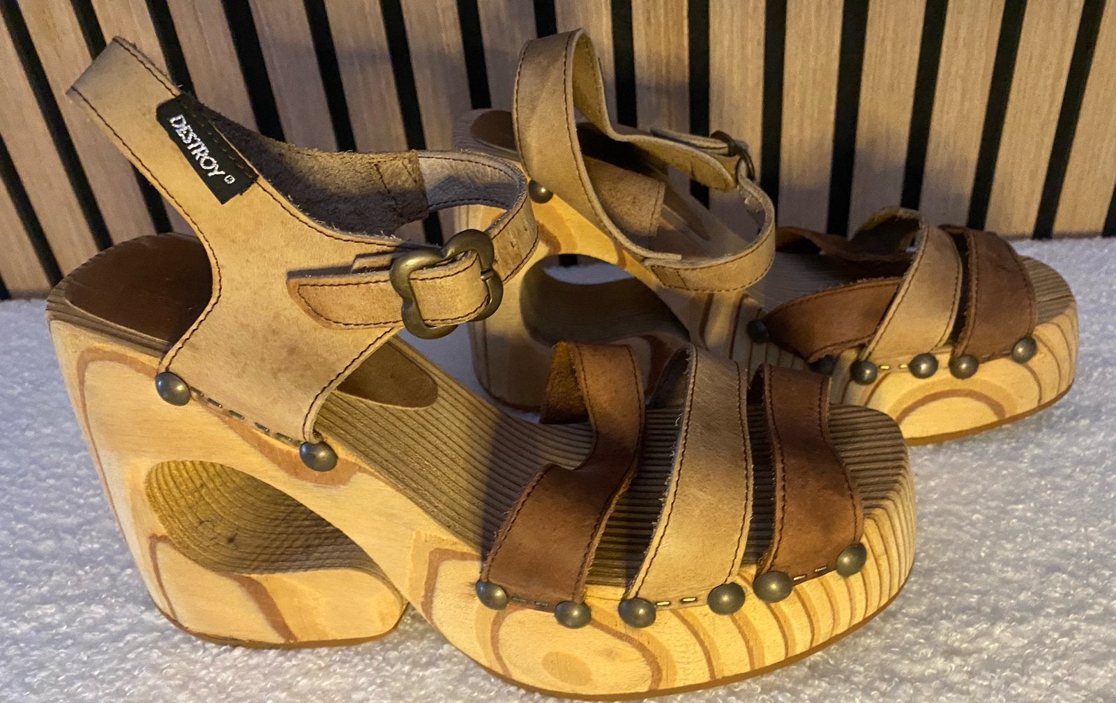 Vintage 90s Destroy houten platform clogs boho/Y2K must-have, Kleding | Dames, Bruin, Gedragen, Sandalen of Muiltjes, Ophalen of Verzenden