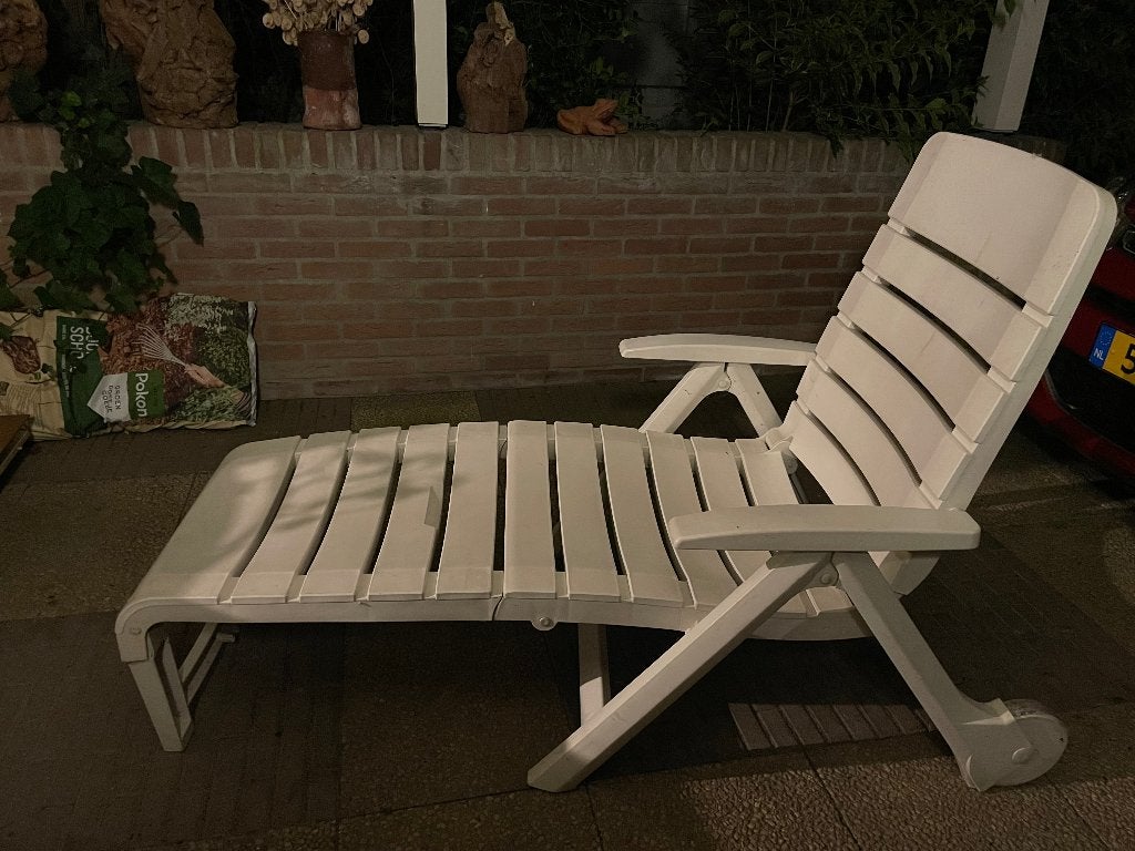 VANDAAG Hartman ligbed inklapbaar GRATIS, Tuin en Terras, Ophalen, Gebruikt, Kunststof, Verstelbaar