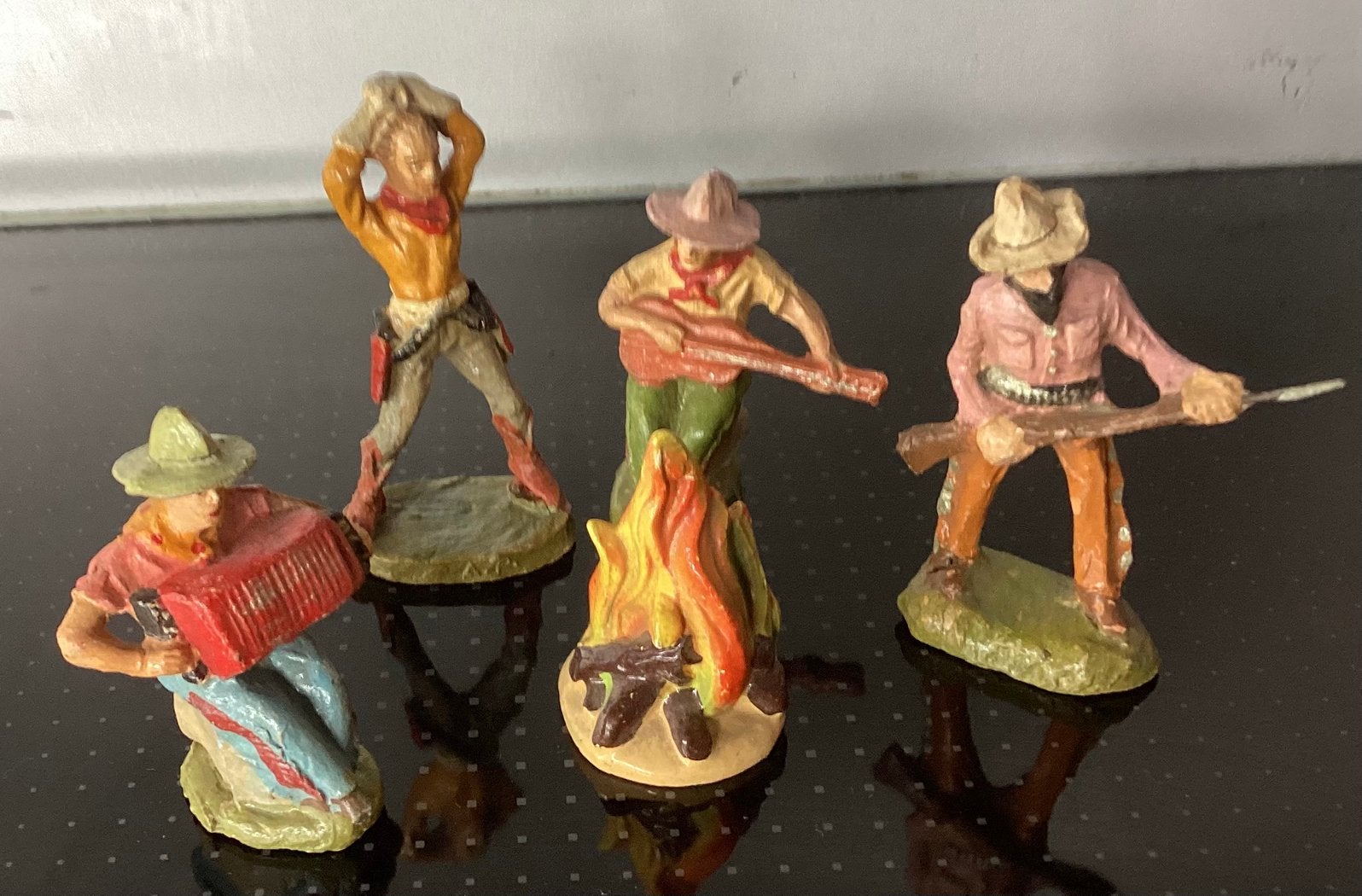 Vintage1940-50 cowboys & kampvuur,Papier Mache ,Compositie, Antiek en Kunst, Ophalen