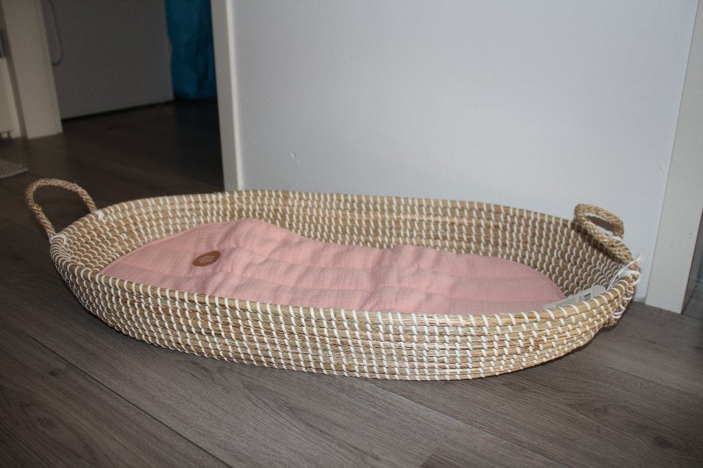 Nieuwe Olli Ella Verschoon mand Reva Oval Basket - roze, Ophalen of Verzenden, Nieuw, Aankleedkussen, Overige merken