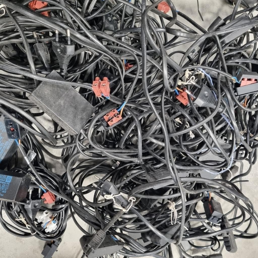 PARTIJ VAN 25 STUKS HALOGEEN TRAFO'S 150 WATT 12 VOLT, Ophalen, Gebruikt