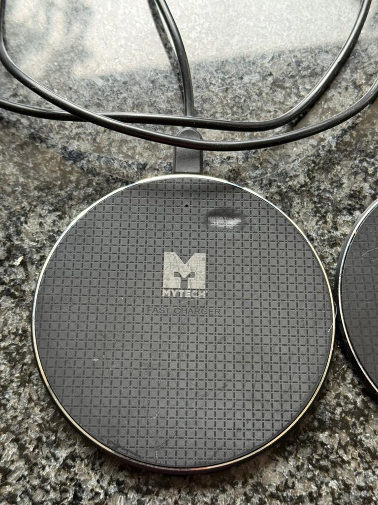 2x platte ronde opladers voor Mobiel, Ophalen of Verzenden, Zo goed als nieuw, Apple iPhone