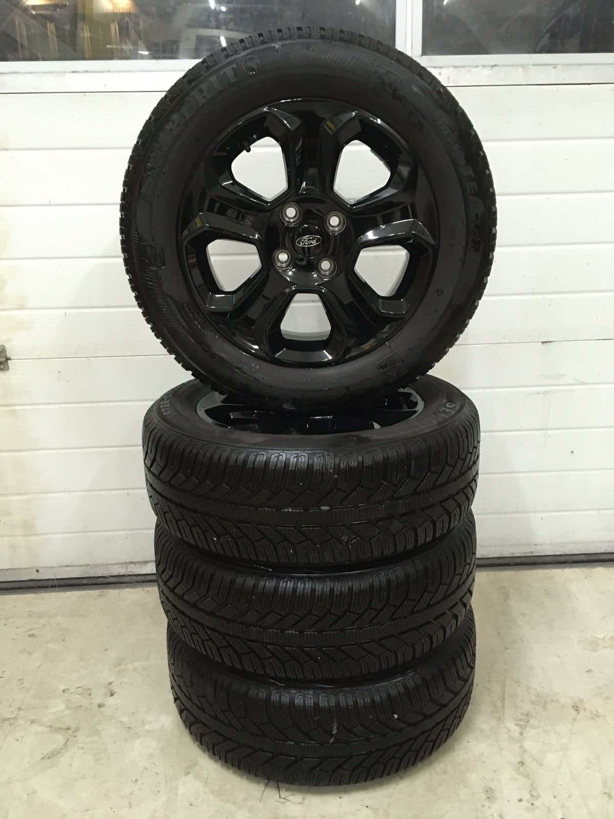 Ford ecosport winterbanden set 205 60 16, Auto-onderdelen, Ophalen, 16 inch, Banden en Velgen, 205 mm