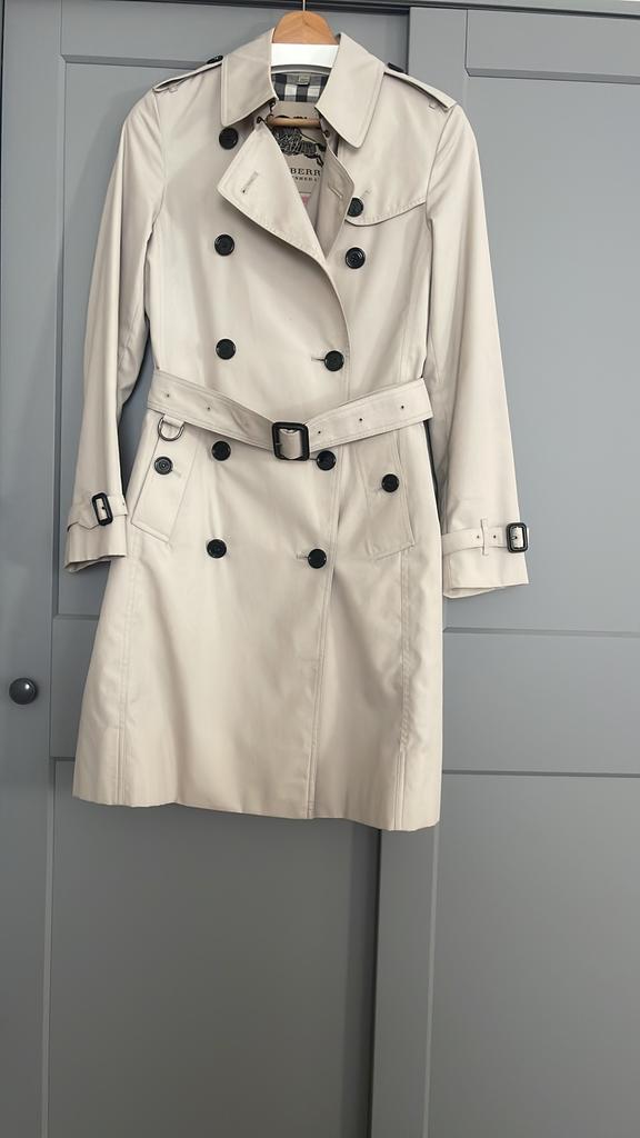 Origineel Burberry jas, Ophalen of Verzenden, Zo goed als nieuw, Maat 38/40 (M), Zwart