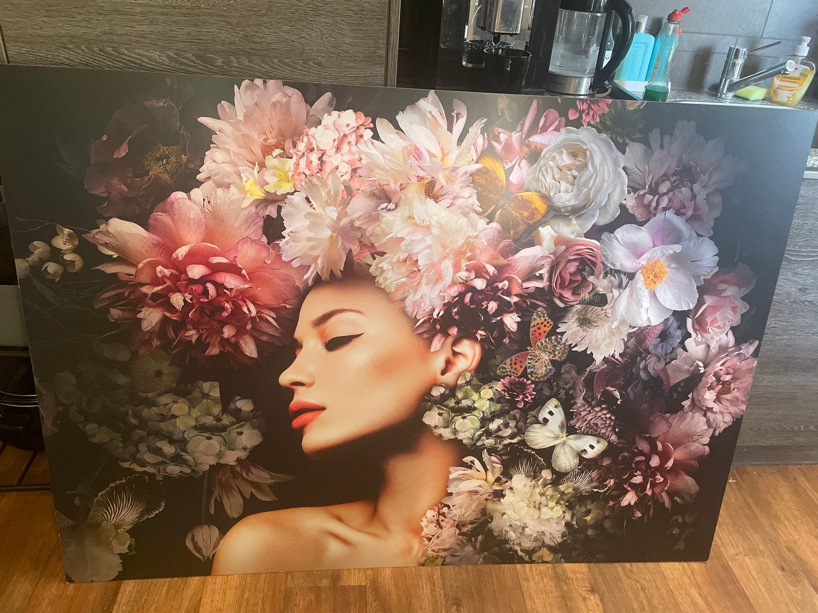 Schilderij Vrouw met Bloemen en Vlinders - 100x140 cm, Huis en Inrichting, Woonaccessoires | Schilderijen, Tekeningen en Foto's