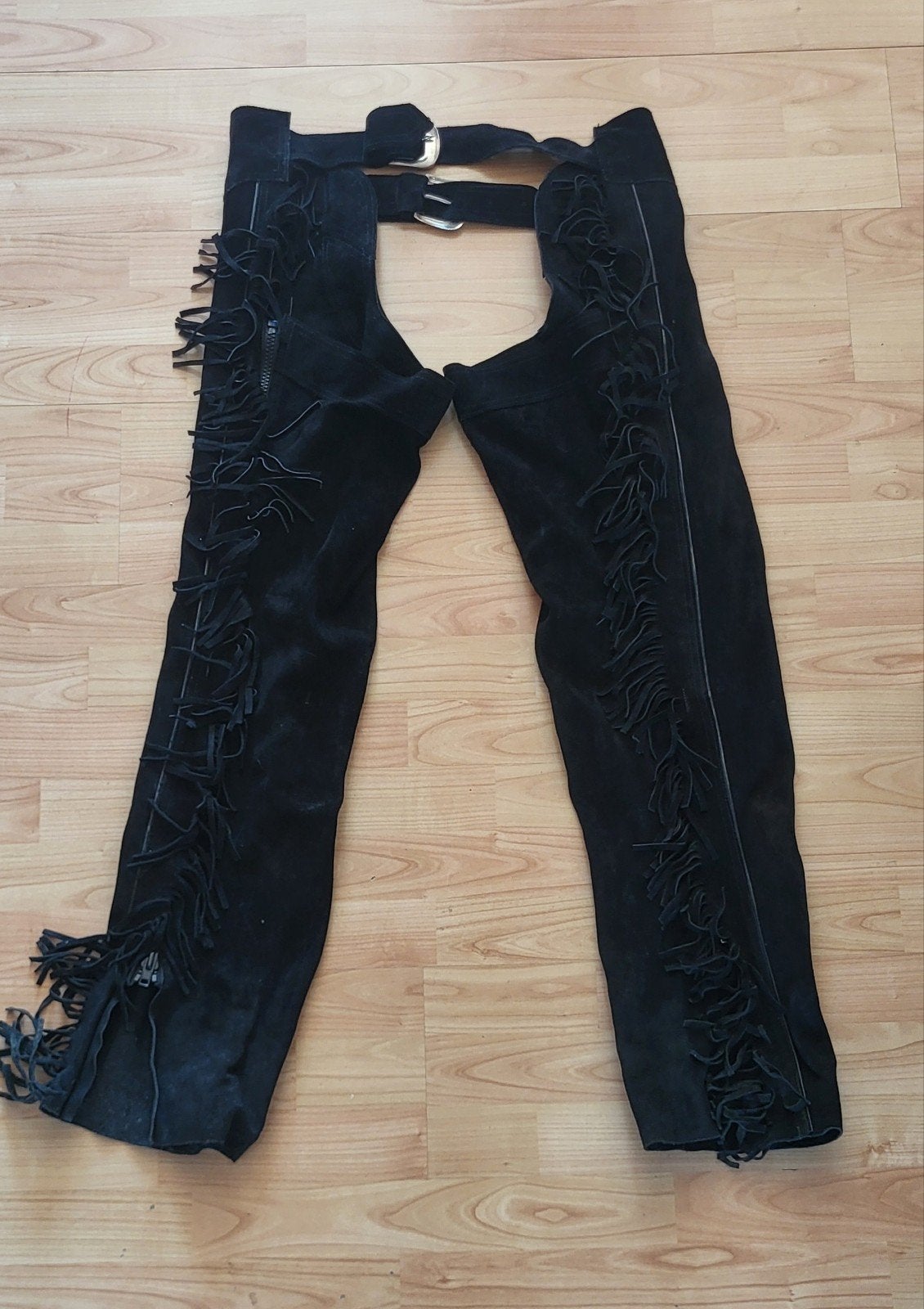 zwarte suède Western Chaps met franjes, maat L, Ophalen of Verzenden, Gedragen, Zwart, W28 - W29 (confectie 36)