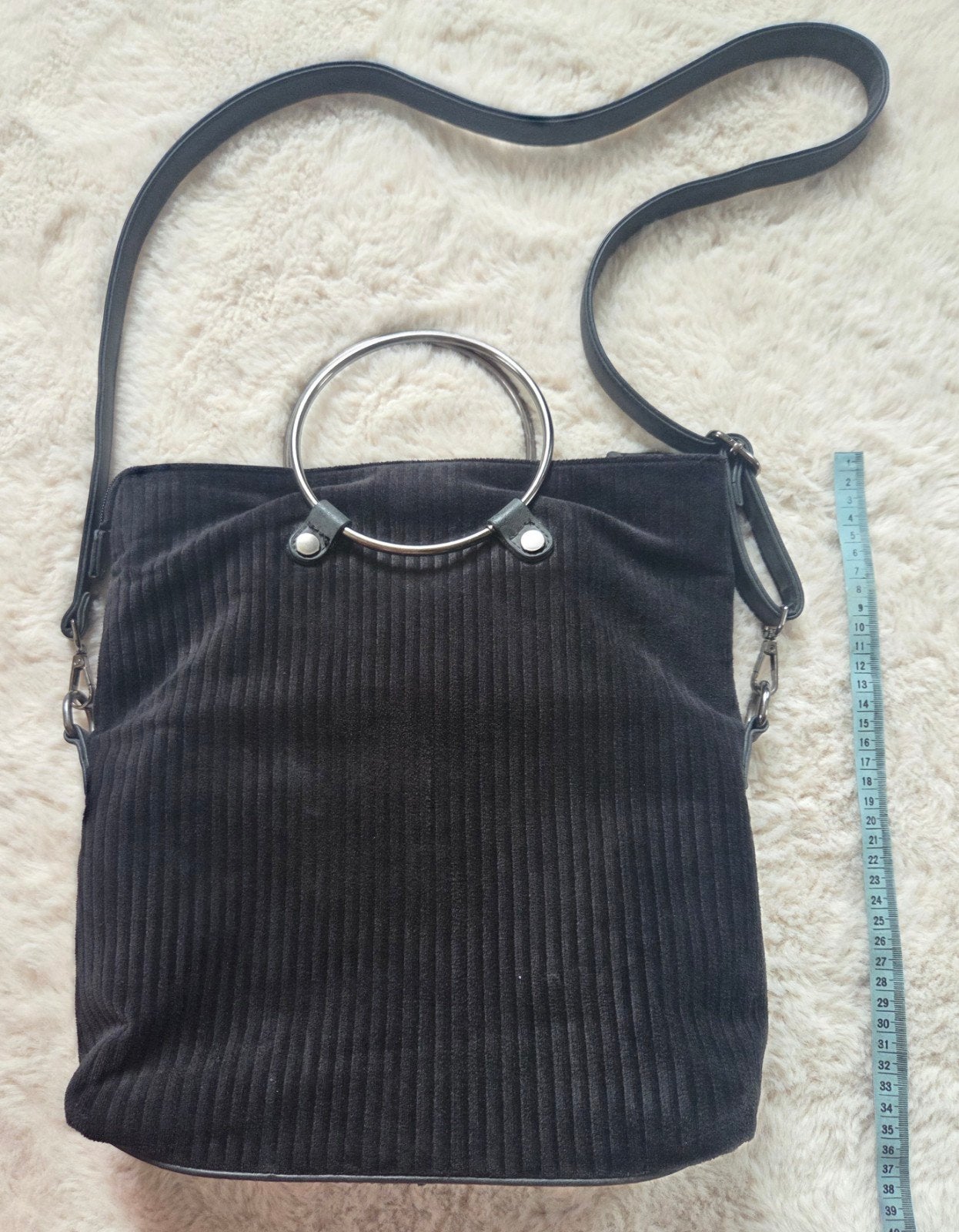 Ribcord Tas met Grote Metalen Ringen - Handtas/Schoudertas., Ophalen of Verzenden, Gebruikt, Zwart, Handtas