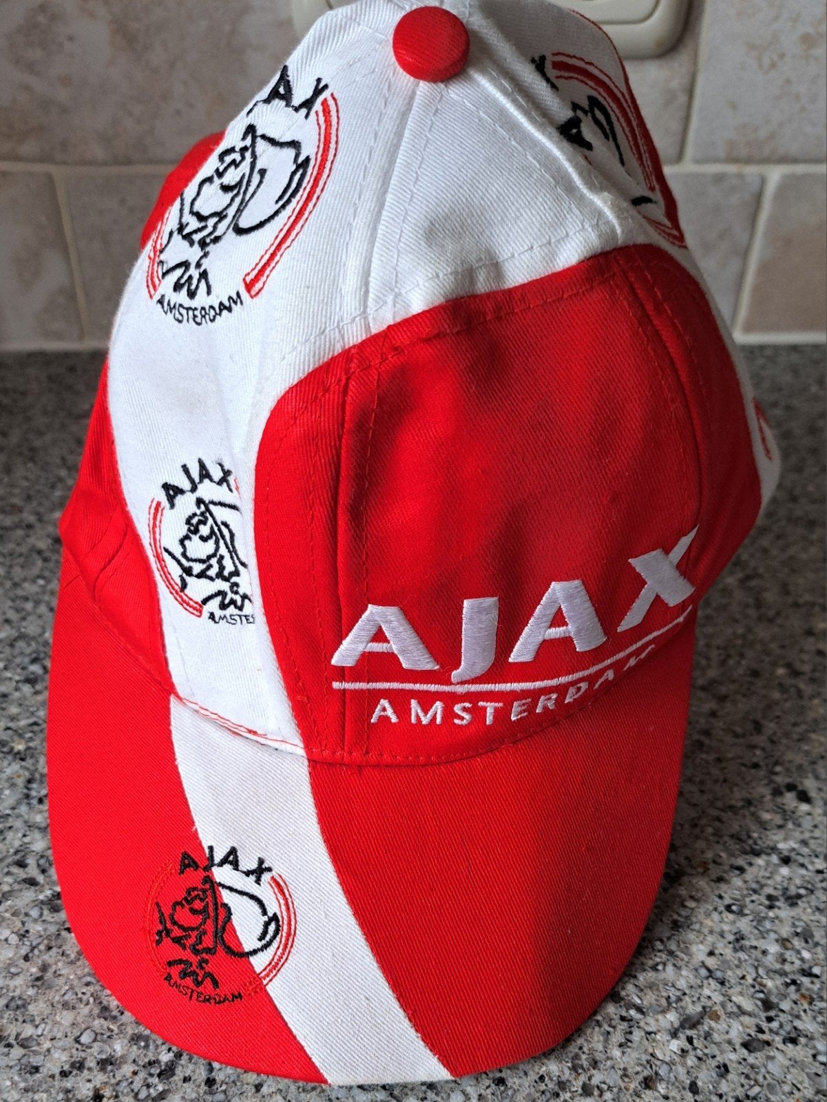 Vintage Ajax Amsterdam Forever pet met handtekening?, Ophalen of Verzenden, Zo goed als nieuw, Ajax