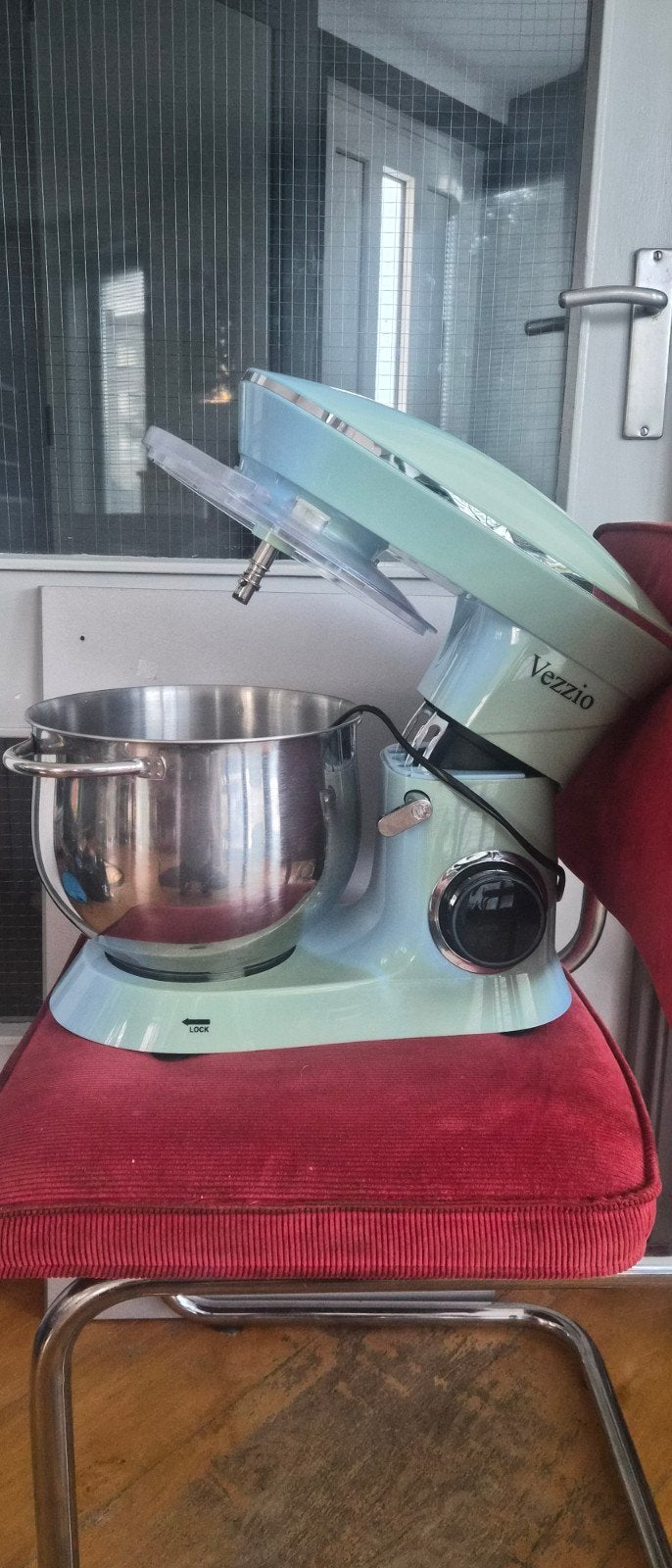 Vezzio Keukenmachine - Lichtblauw met Amerikaanse stekker, 4 liter of meer, 3 snelheden of meer, Ophalen of Verzenden, Zo goed als nieuw