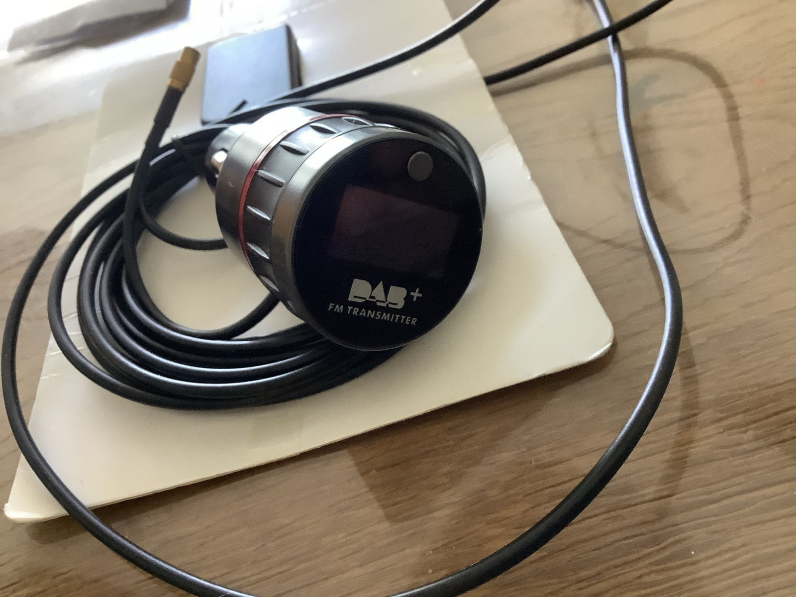 DAB+ naar FM Transmitter voor in de auto (12V), Ophalen of Verzenden, Nieuw