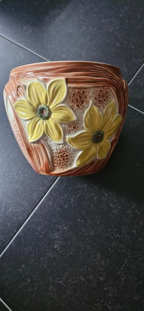 Bloempot jugendstil  met bloemmotief, genummerd en puntgaaf, Rond, Binnen, Ophalen of Verzenden, Zo goed als nieuw