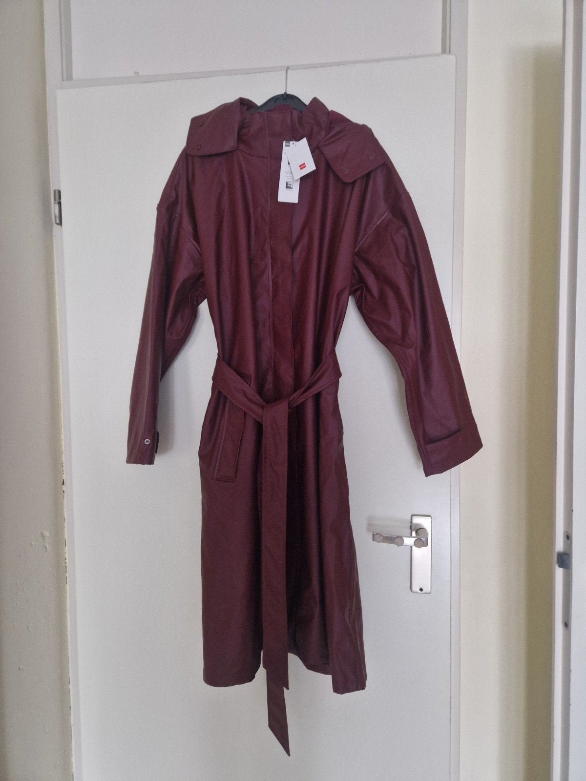 Stijlvolle bordeauxrode dames regenjas, Overige kleuren, Maat 46/48 (XL) of groter, Nieuw, Ophalen of Verzenden