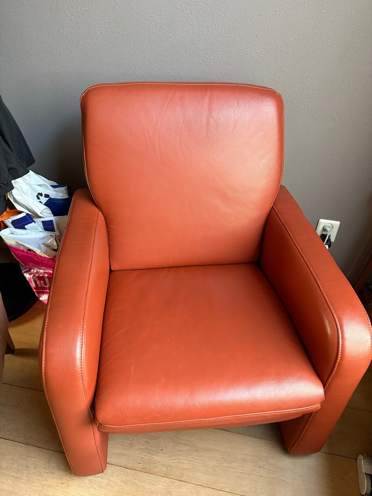 Comfortabele oranje leren fauteuil, Ophalen, Gebruikt, 50 tot 75 cm, Leer