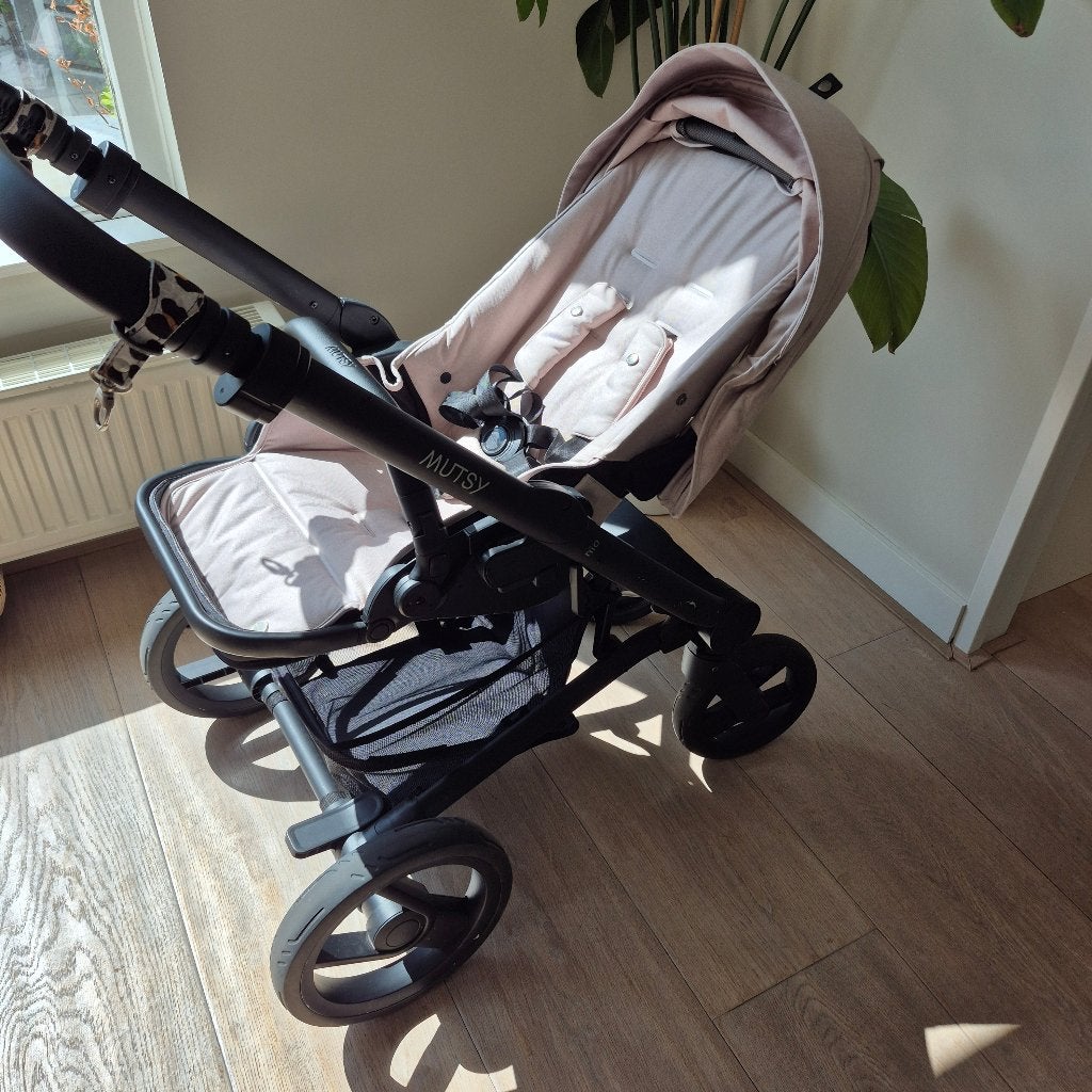 Prachtige mutsy nio kinderwagen en reiswieg set, Ophalen, Zo goed als nieuw, Combiwagen, Mutsy