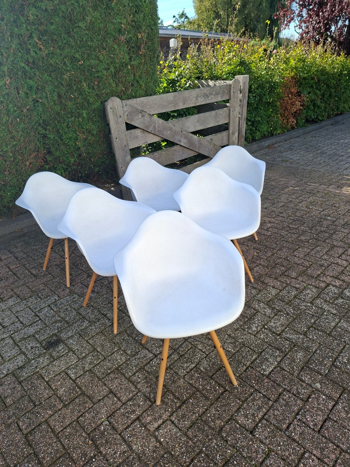 Set van 6 Witte Eetkamerstoelen met Houten Poten t.e.a.b., Huis en Inrichting, Gebruikt, Modern, Scandinavisch, Wit, Vijf, Zes of meer stoelen