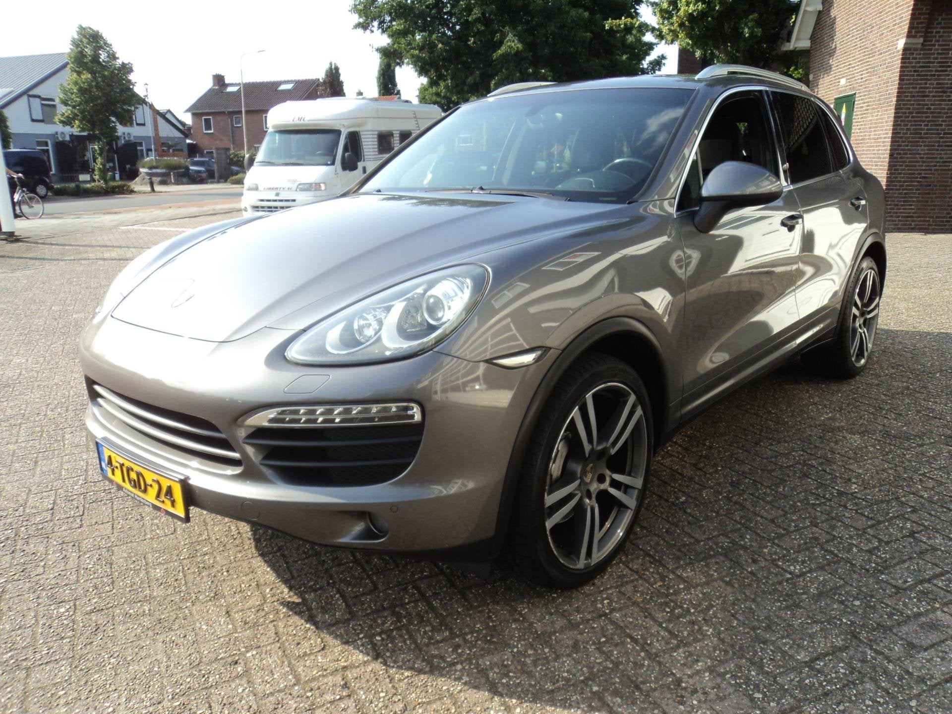 Porsche Cayenne 4.8 S Akrapovic Uitlaat Stoelverwarming V+A, Automaat, 138 €/maand, Bedrijf, 2040 kg