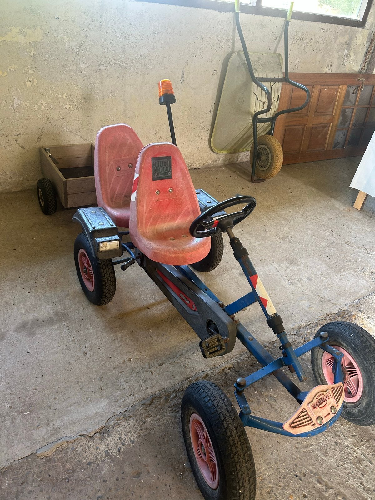 Mammoet skelter met duozit en aanhanger, Kinderen en Baby's, Speelgoed | Buiten | Skelters, Ophalen of Verzenden, Gebruikt, Mammoet