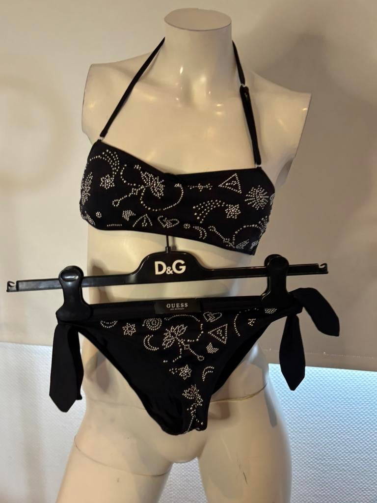 Guess bikini met nopjes maat s, ., Zwart, Ophalen of Verzenden, Zo goed als nieuw