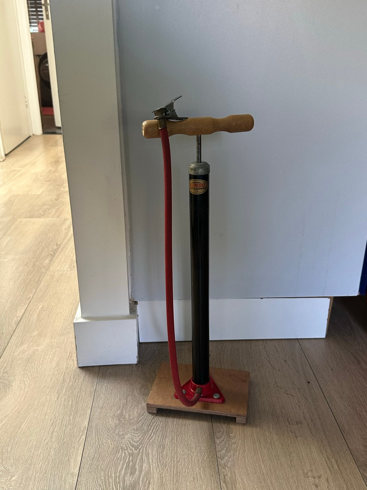 Vintage fietspomp met houten handvat, Fietsen en Brommers, Ophalen, Gebruikt