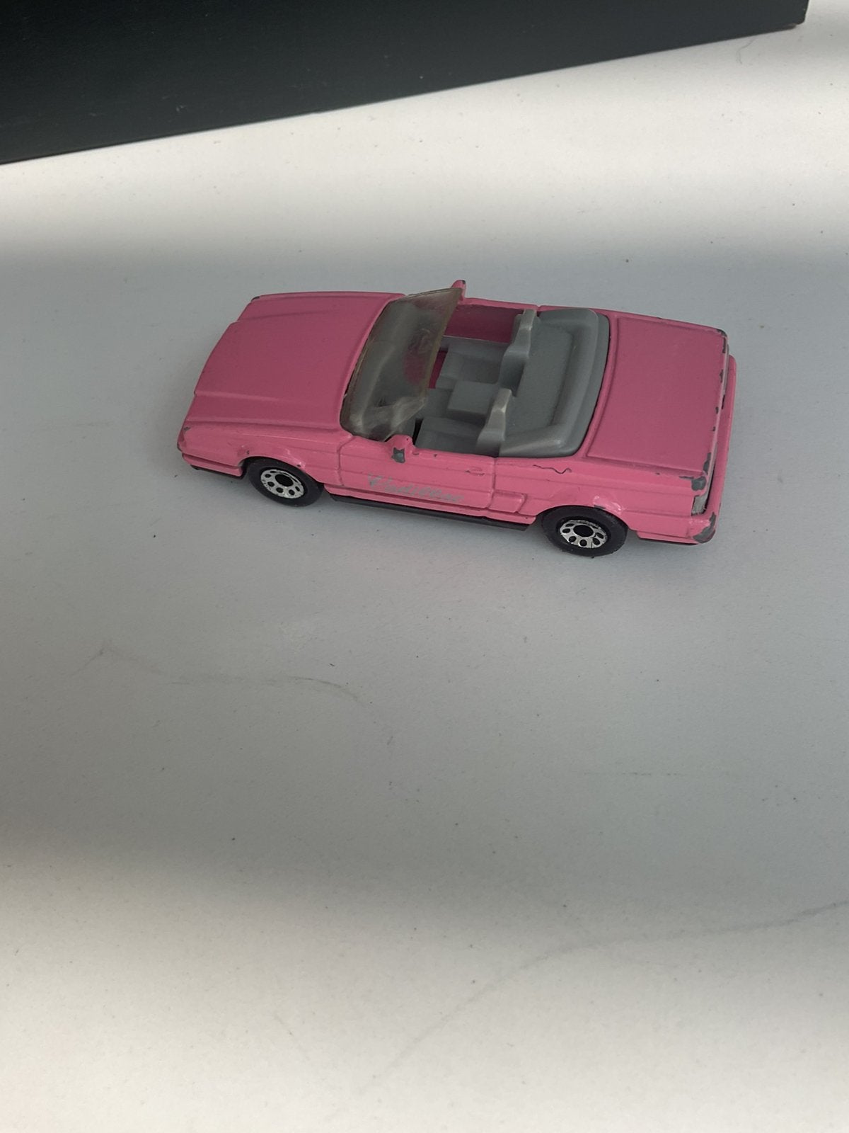 Cadillac cabriolet zeer apart, Ophalen, Zo goed als nieuw