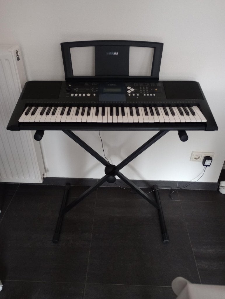 Yamaha Keyboard PSR-E333, Ophalen, 61 toetsen, Yamaha, Met standaard