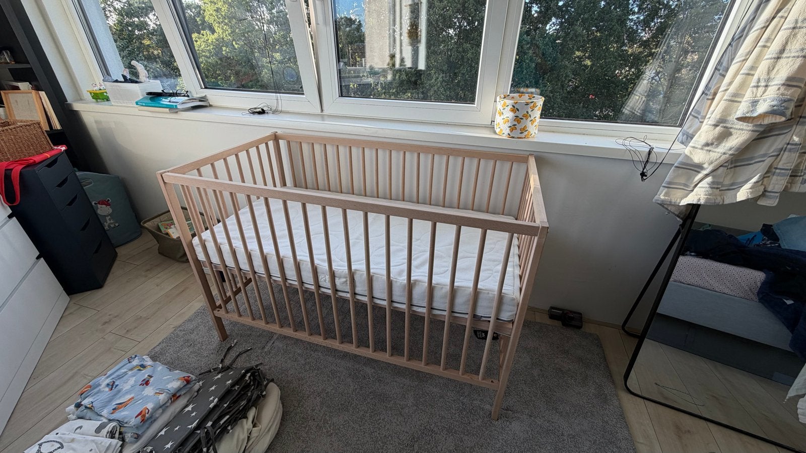Complete babybed set: Puck matras, Ikea topper, Ophalen, Zo goed als nieuw, Matras