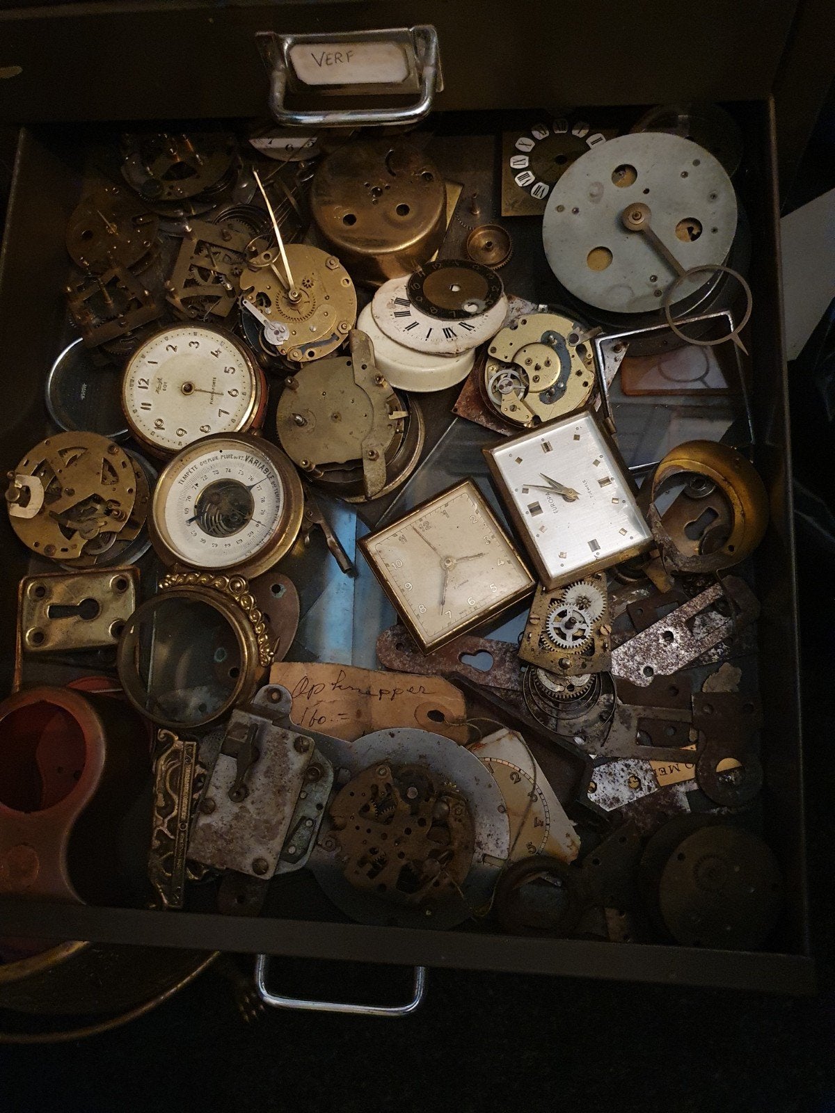 Diverse verzameling van klokonderdelen en uurwerken, Antiek en Kunst, Antiek | Klokken, Ophalen of Verzenden