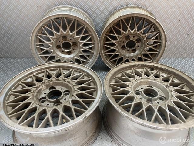 Lm velgen BMW 3-serie E30 ('84-'92) set bbs opknap set 4x100, Gebruikt, 15 inch, Velg(en), Info@bmwcarsenparts.nl