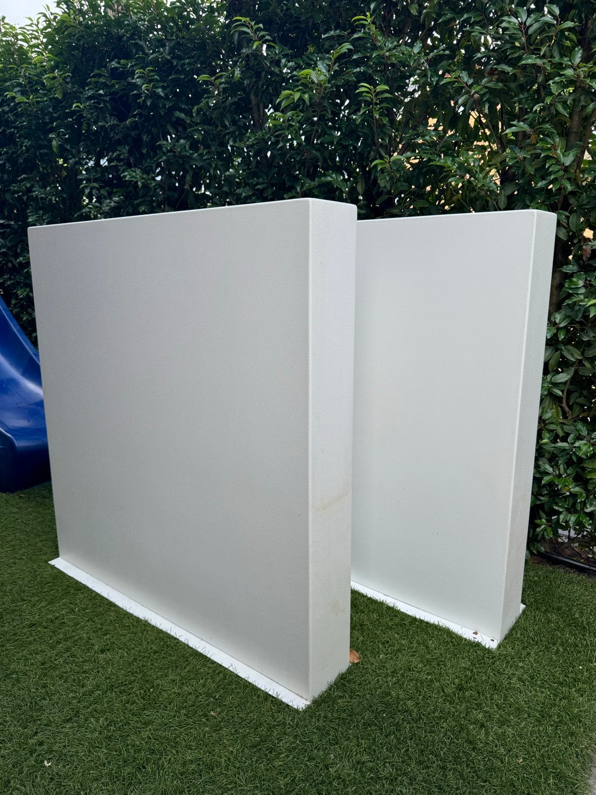 2 stuks Polyester ADEZZ Muren RAL 9016 - 1000x150x1000 mm, Tuin en Terras, Ophalen of Verzenden, Zo goed als nieuw