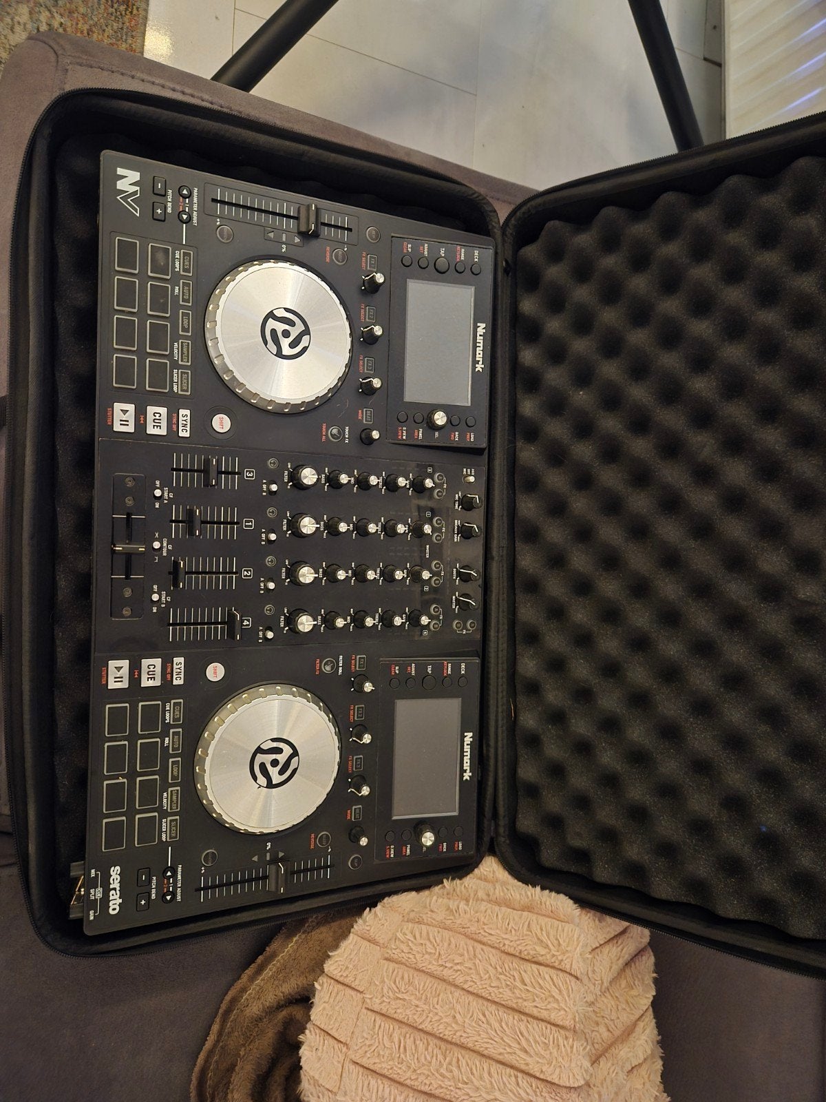 dj d tafel mix Numark, Muziek en Instrumenten, Ophalen of Verzenden, Zo goed als nieuw, Numark