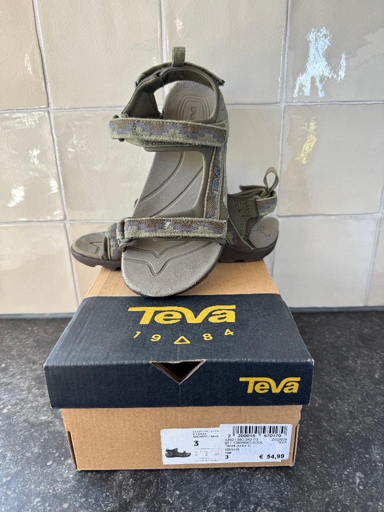 Teva Tanza Sandalen - leger groen maat 35 met schoenendoos, Kinderen en Baby's, Kinderkleding | Schoenen en Sokken, Ophalen, Jongen of Meisje