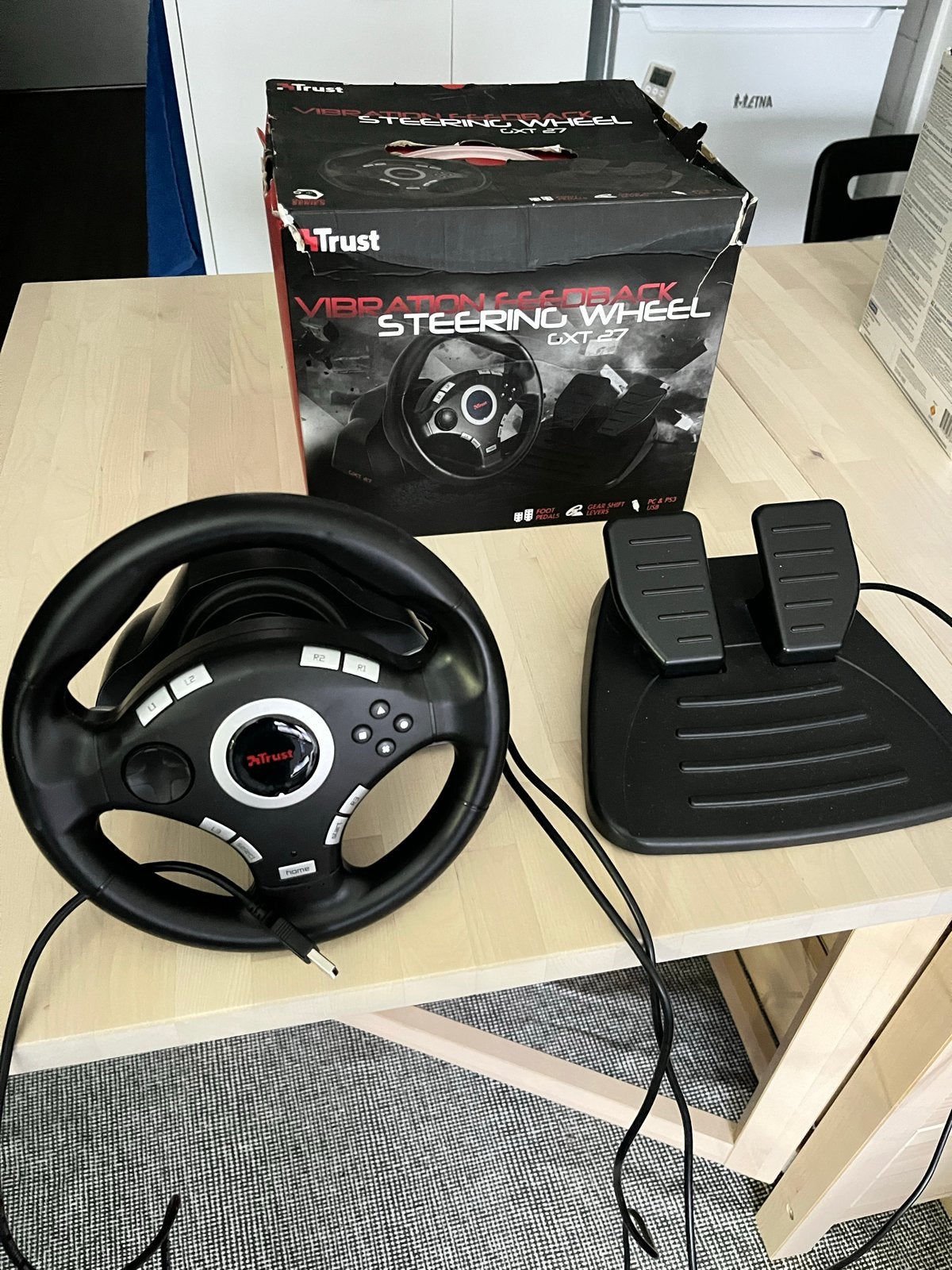 Trust GXT 27 Racestuur + Pedalen, Ophalen, Racestuur, Gebruikt, Force feedback