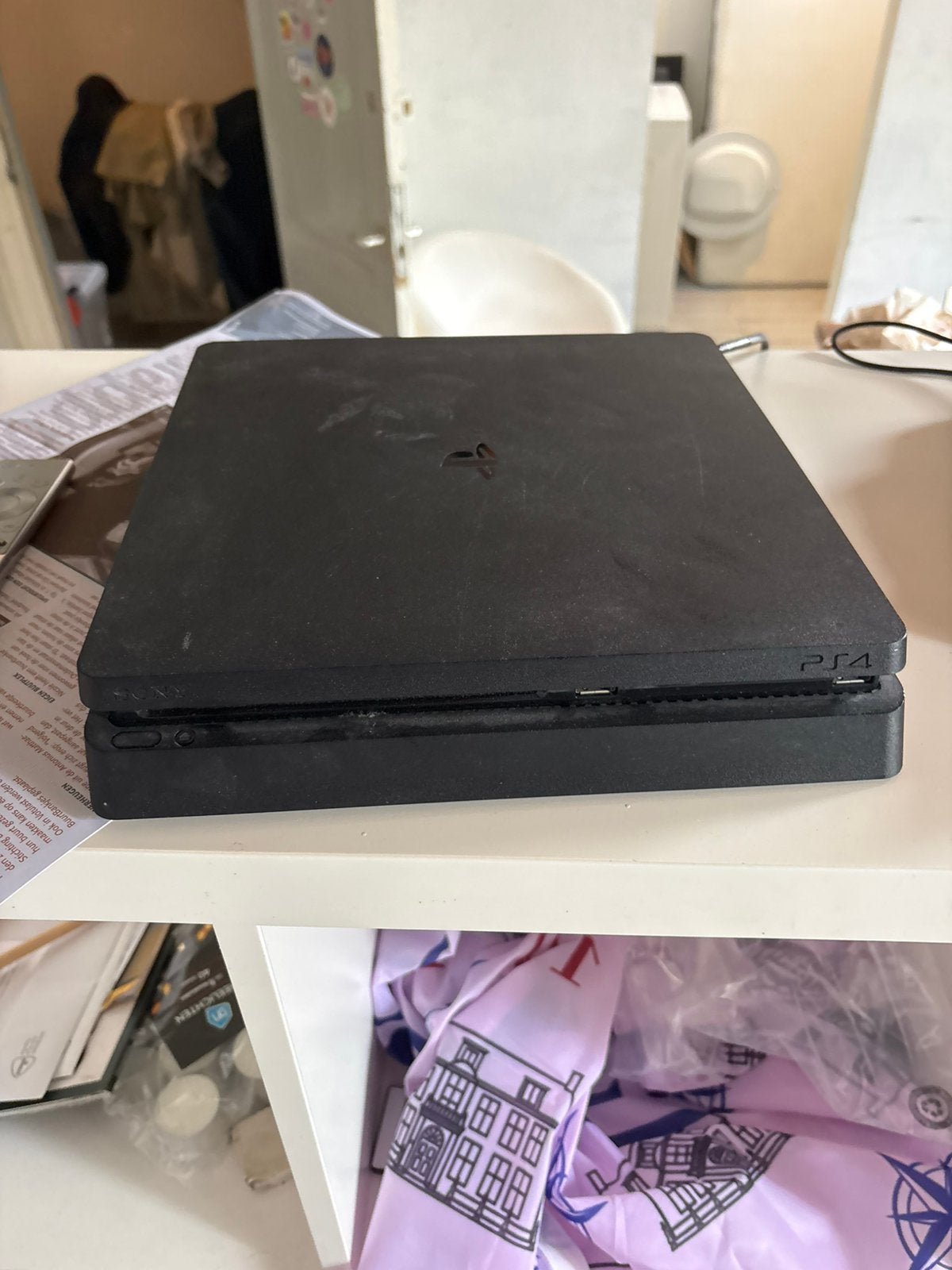 Ps4 slim 500gb met controller, Spelcomputers en Games, Spelcomputers | Sony PlayStation 4, Ophalen, Zo goed als nieuw, Met 1 controller