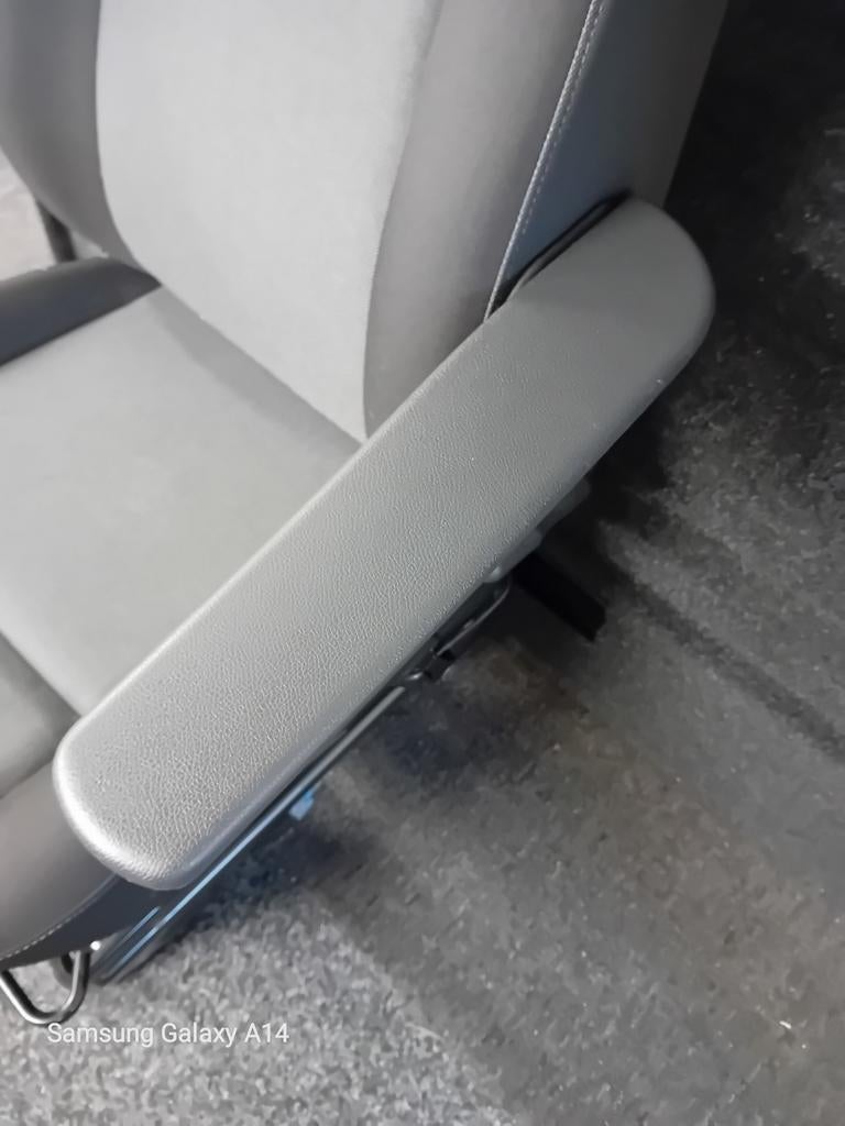 Nieuwe renault master bijrijderstoel 950 euro, Ophalen