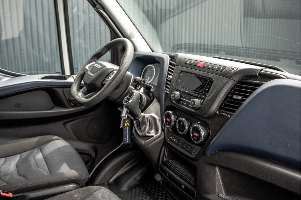 Iveco Daily 35S14V 2.3 L4H2 | Automaat | 3.5T Trekgewicht |, Auto's, Bestelauto's, Automaat, Gebruikt, Iveco, Wit