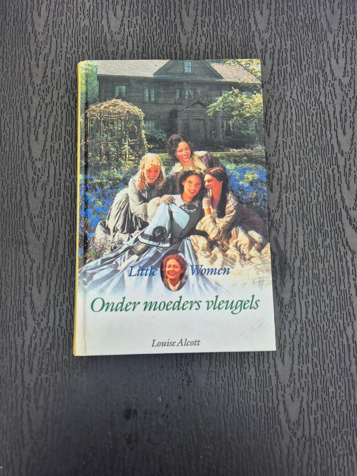 onder moeders vleugels, Boeken, Ophalen of Verzenden, Gelezen