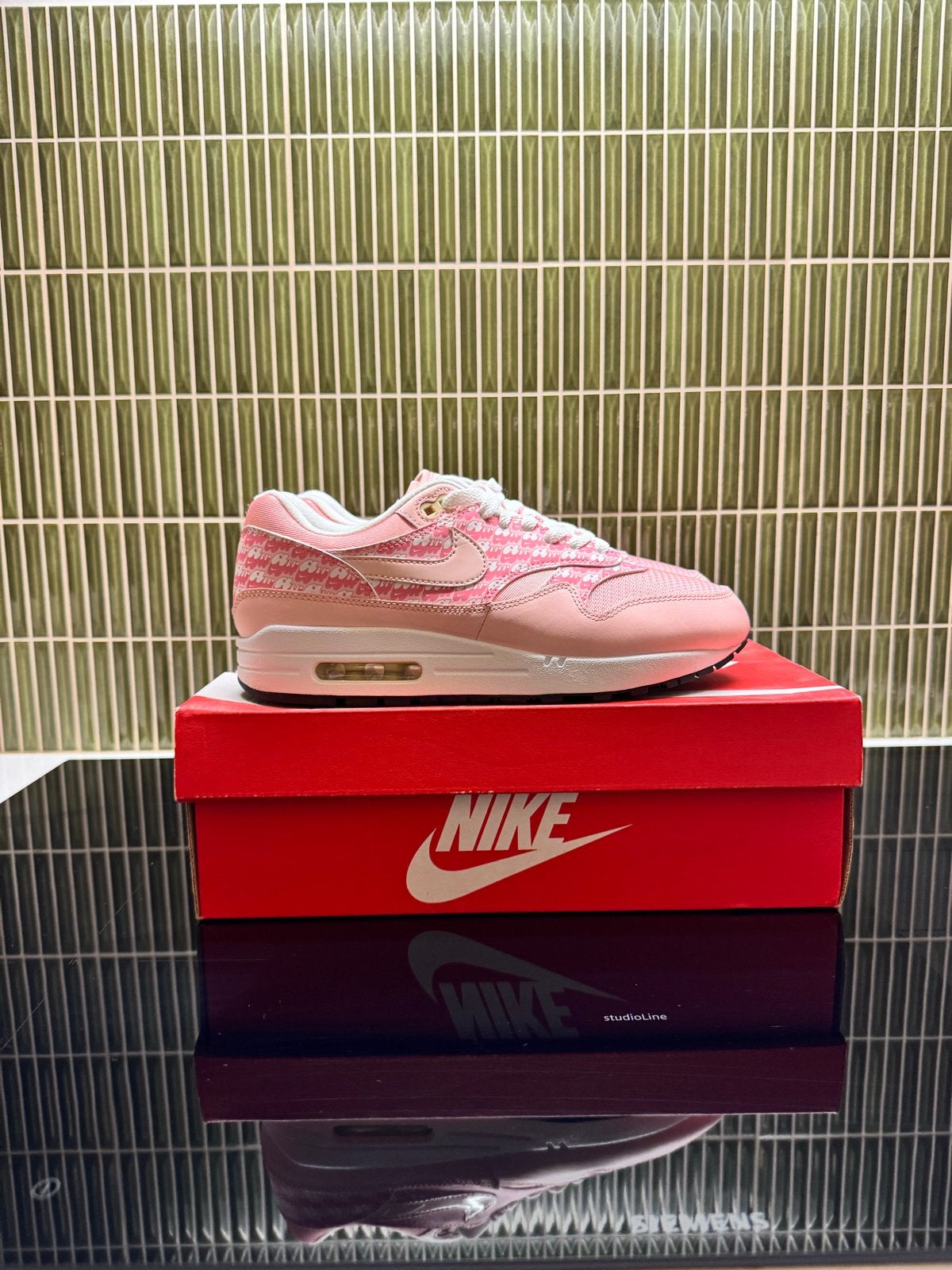 Nike Air Max 1 PRM 'Strawberry Lemonade' maat 41, Ophalen, Nieuw, Overige kleuren, Sneakers of Gympen