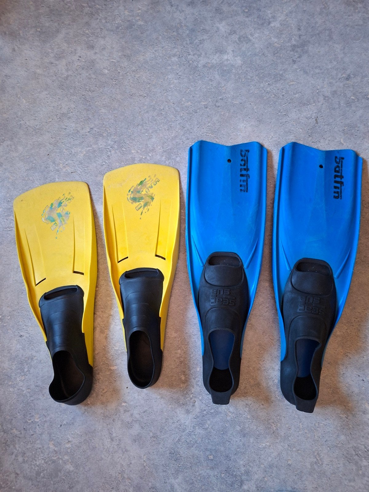 2 paar flippers, zwemvliezen maat 36-37 en ca 39-41, Ophalen of Verzenden, Gebruikt, Zwem- of Duikvliezen