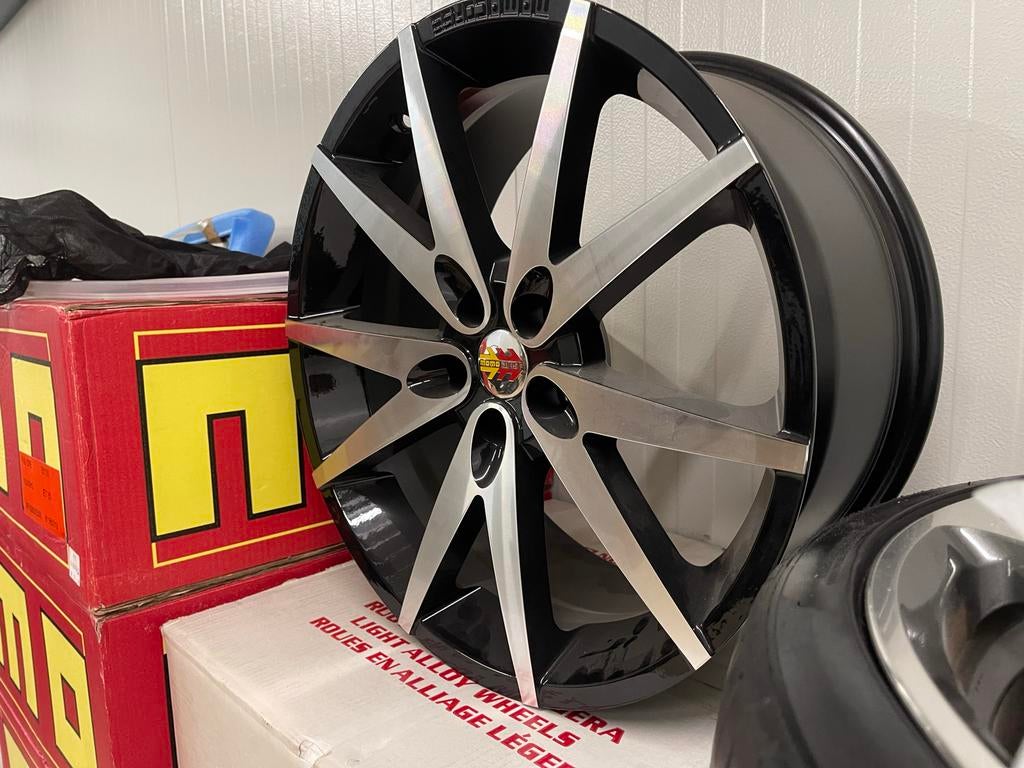 Nieuwe Momo velgen 5x100 18 inch ET 35, 18 inch, 215 mm, Velg(en), Nieuw