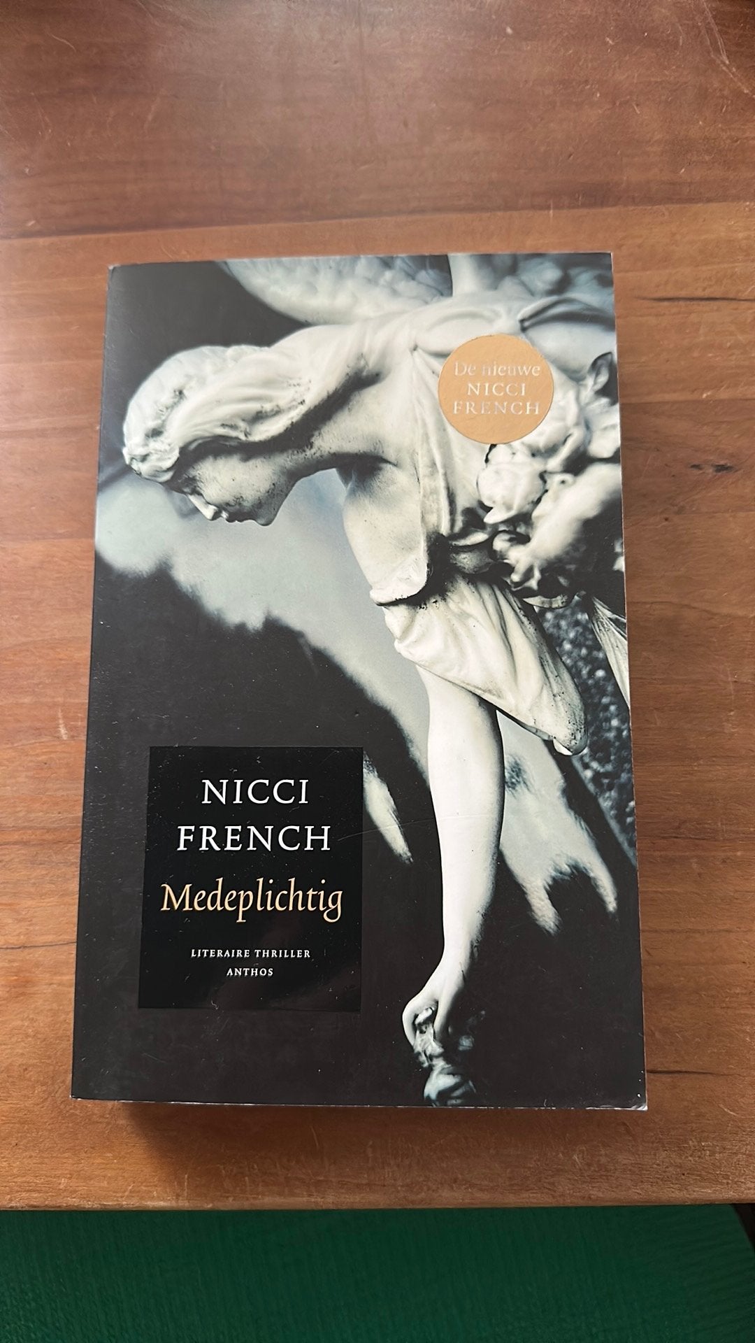 Nicci French - Medeplichtig, Ophalen of Verzenden, Zo goed als nieuw, Nicci French