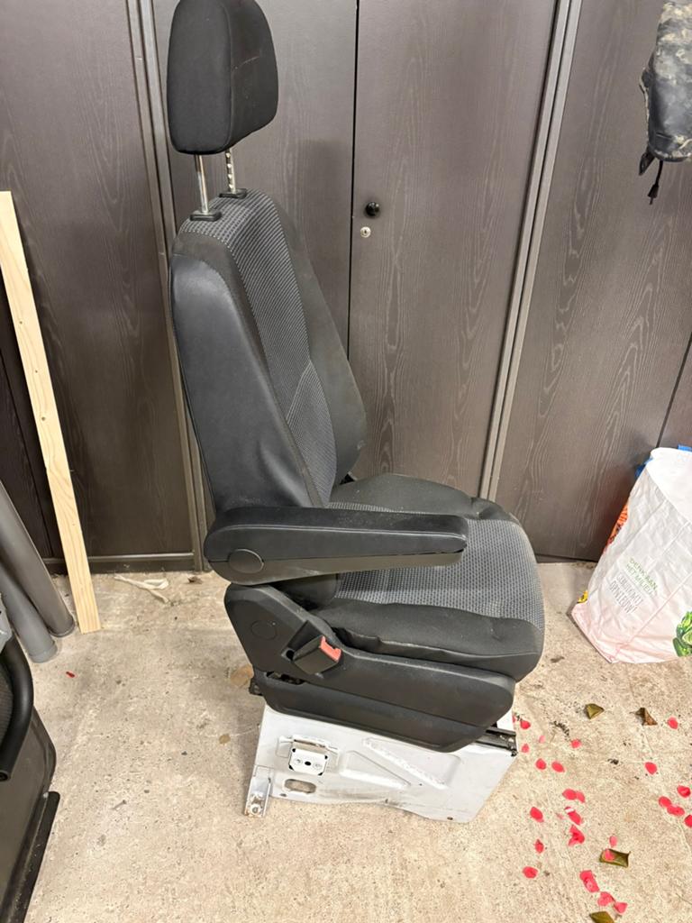 Mercedes sprinter chauffeursstoel, Auto-onderdelen, Interieur en Bekleding, Ophalen, Volkswagen