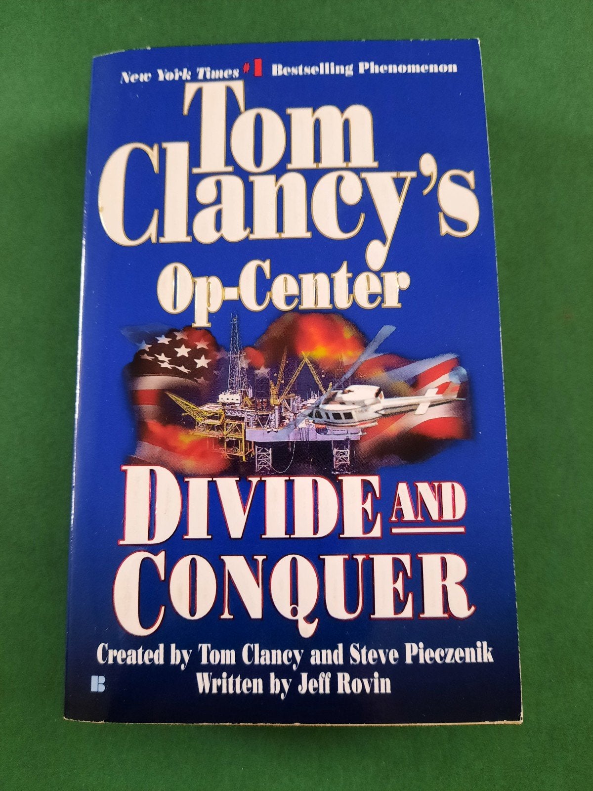 Tom Clancy's Op-Center. Divide and Conquer, Ophalen of Verzenden, Gelezen