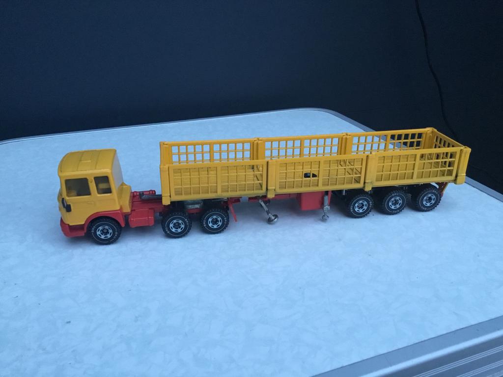 Siku  3415 M.A.N met oplegger mist de kraan, Hobby en Vrije tijd, Modelauto's | 1:50, Ophalen of Verzenden, Gebruikt, Bus of Vrachtwagen