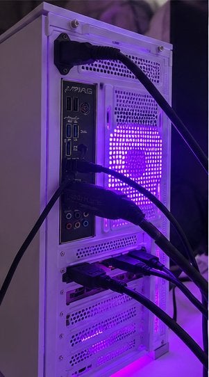Foto 6 van Witte Gaming PC | RTX 3070 | i5-10600K | 16GB RAM | RGB