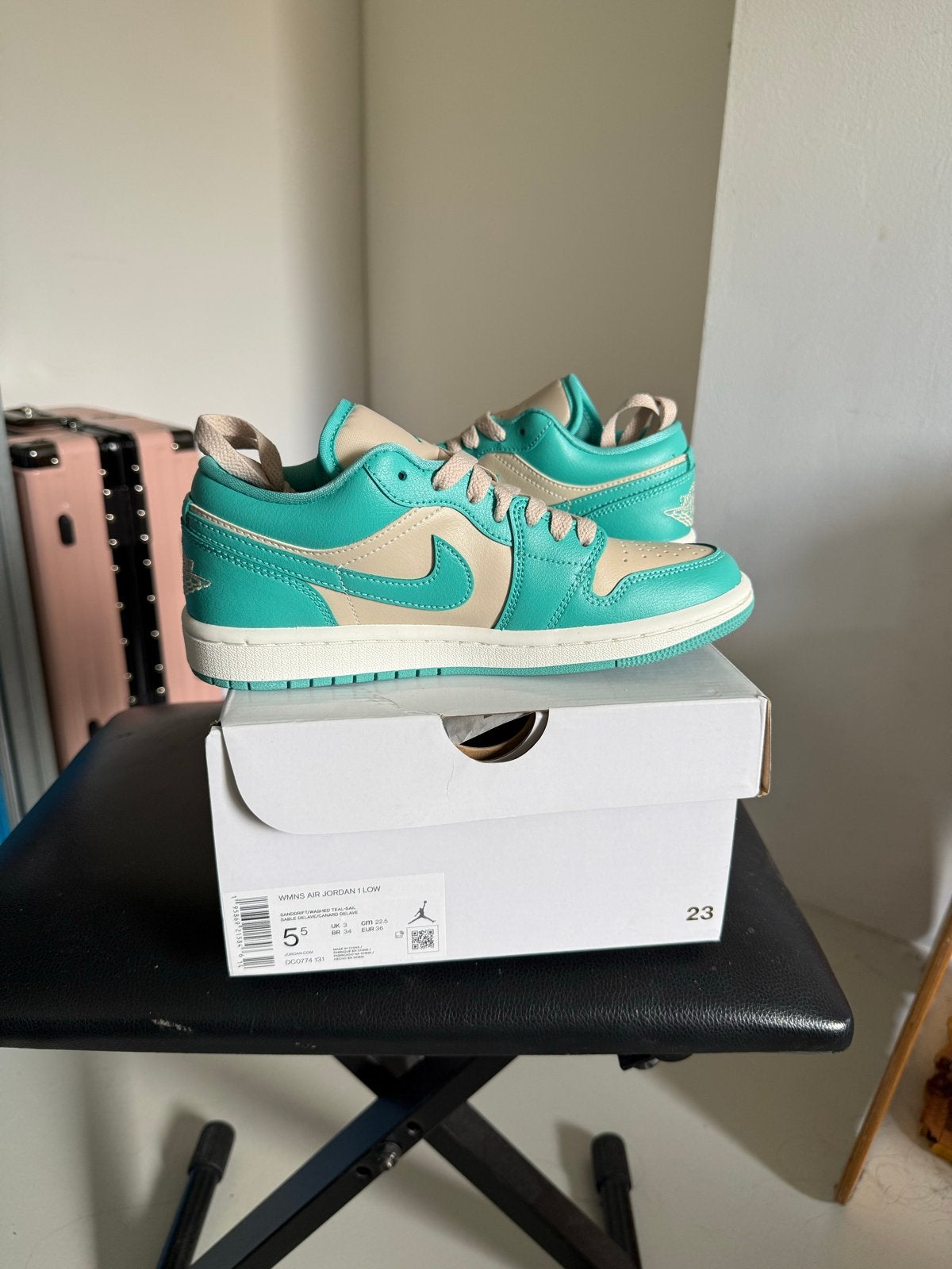 Nike Air Jordan 1 Low - Nieuw in doos, Ophalen of Verzenden, Nieuw, Overige kleuren, Sneakers of Gympen