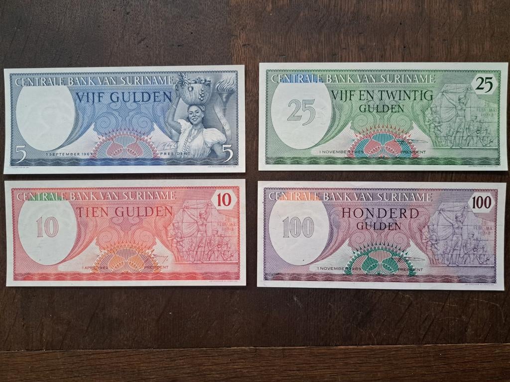 Set van 4 Surinaamse Gulden bankbiljetten, Postzegels en Munten, Bankbiljetten | Nederland, Ophalen of Verzenden, Setje