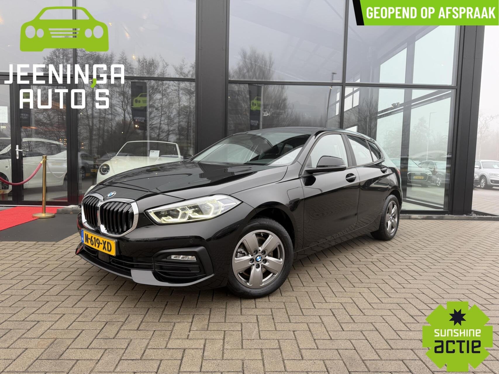 BMW 1-serie 118i Business Edition|AfnTrekhaak|DAB|Clima|Navi, Auto's, Gebruikt, Zwart, Origineel Nederlands, Bedrijf