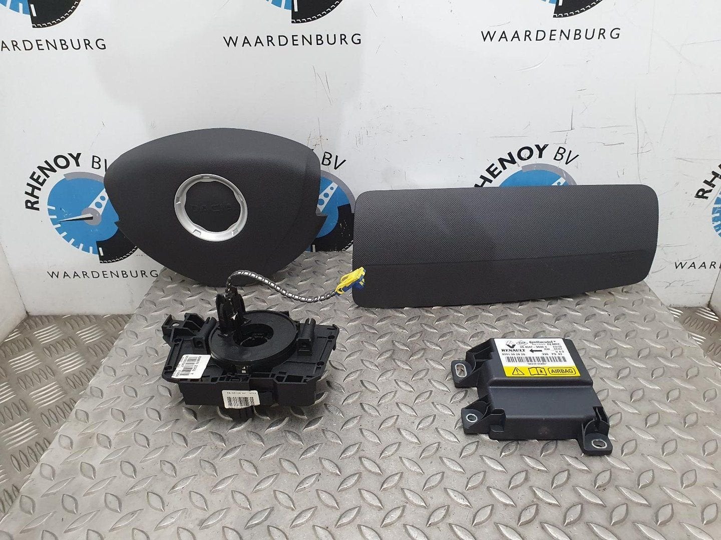 DACIA LOGAN AIRBAG SET 2010, Ophalen of Verzenden, Gebruikt, ARN erkend