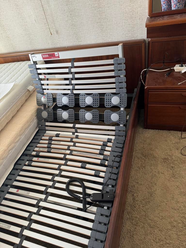 Bossflex 640 Elektrisch Verstelbare Lattenbodem 80x190, Eenpersoons, 80 cm, Grijs, Hout